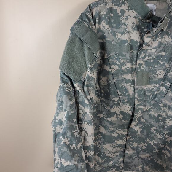Army Combat Uniform Coat in Digital Camo Size S - Picture 4 of 11